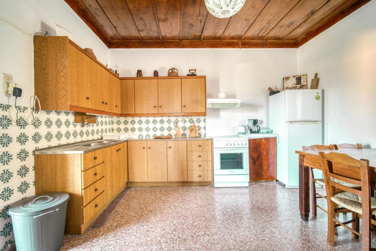 Serenity View - Traditional Village Apartment Kouses Esterno foto