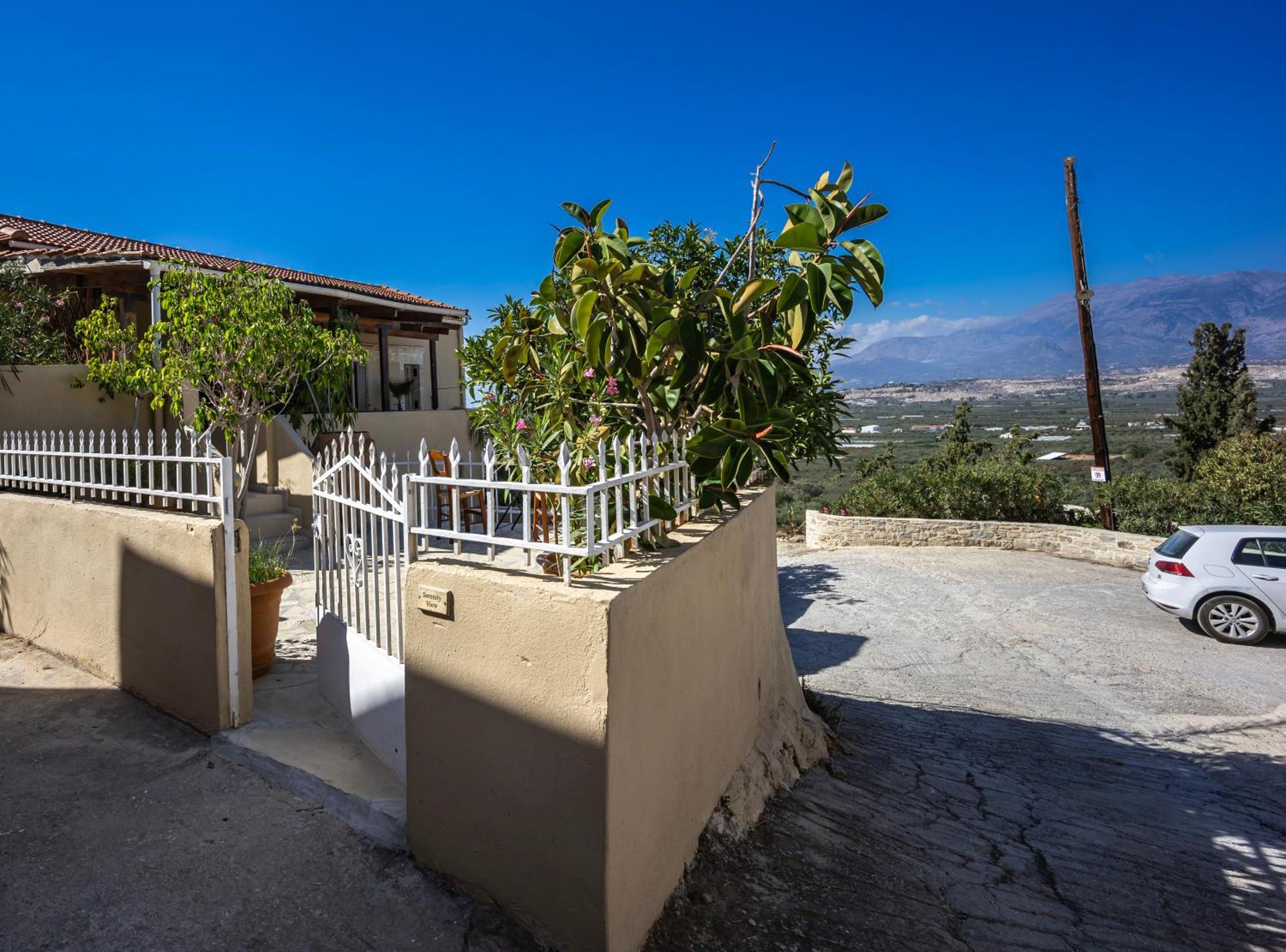 Serenity View - Traditional Village Apartment Kouses Esterno foto