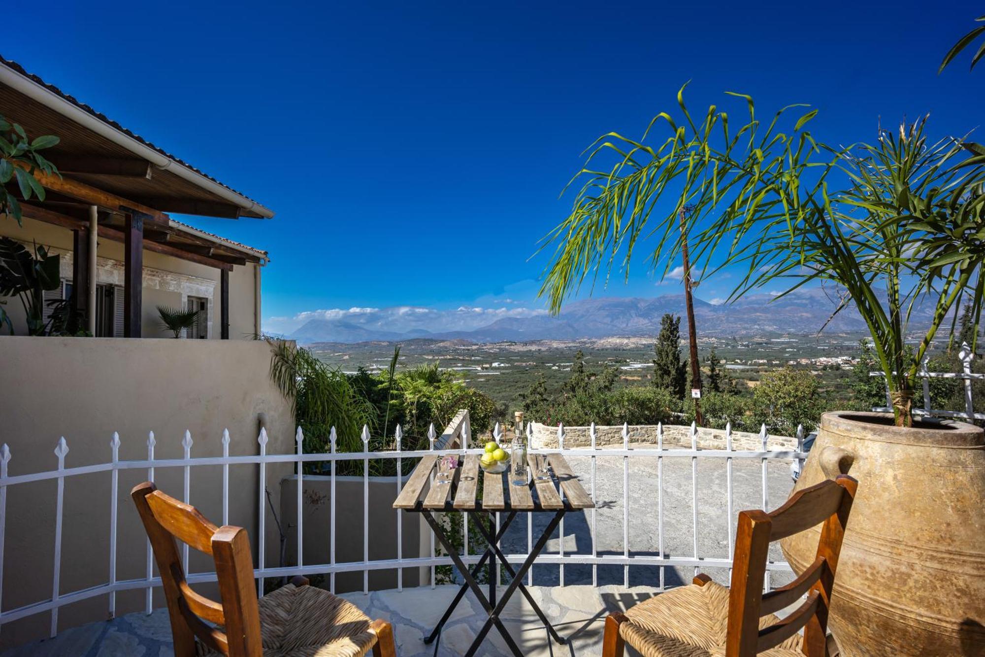 Serenity View - Traditional Village Apartment Kouses Esterno foto