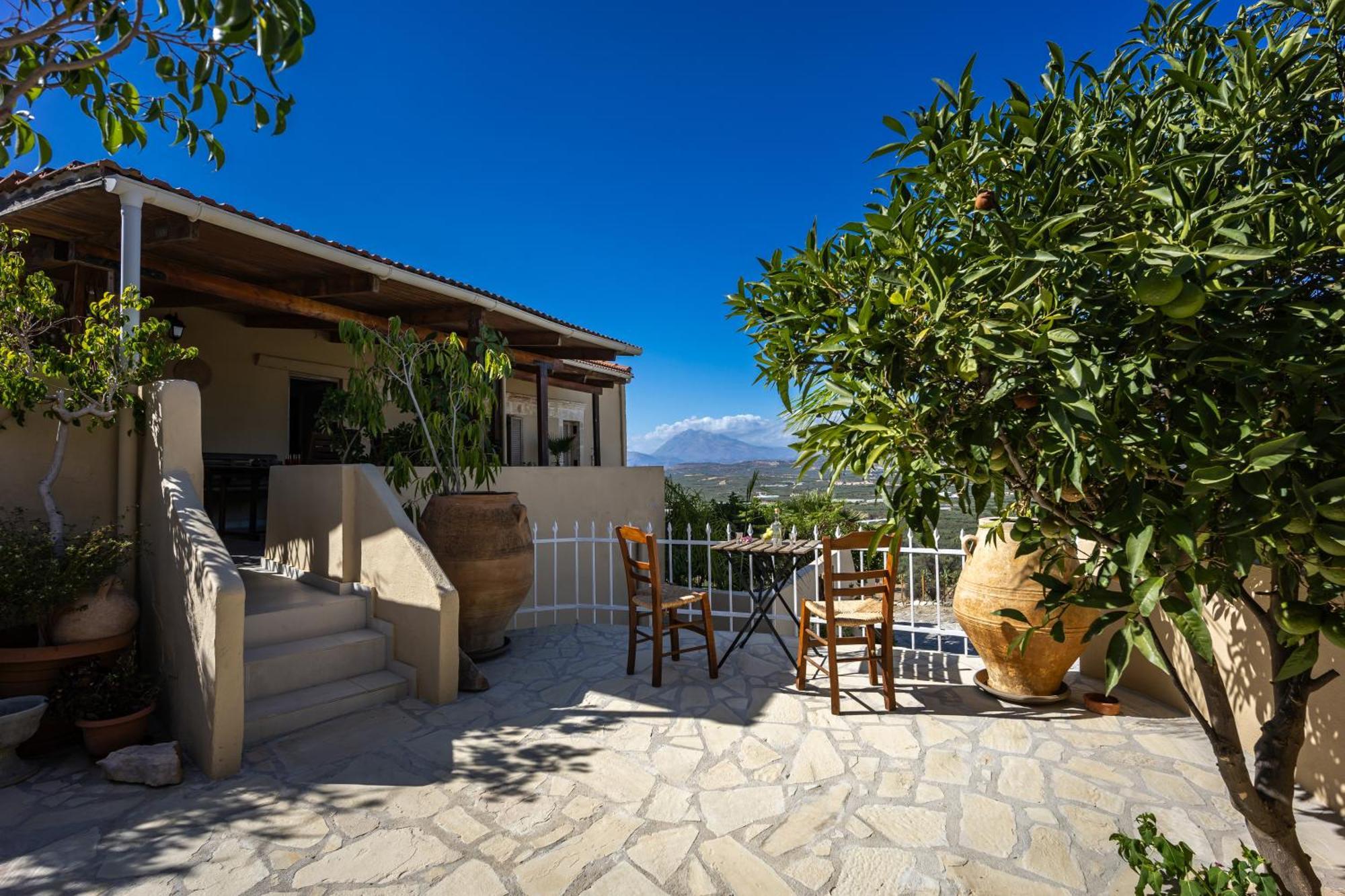 Serenity View - Traditional Village Apartment Kouses Esterno foto