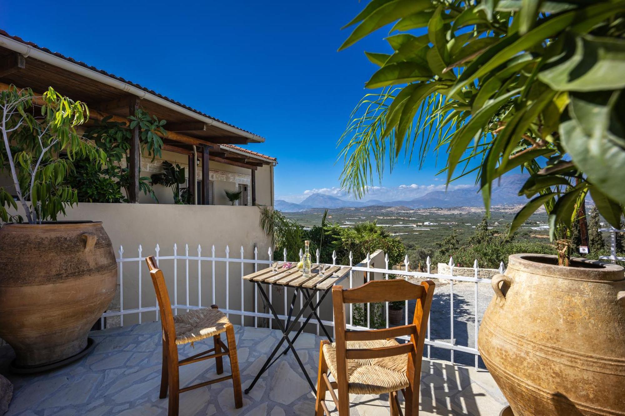 Serenity View - Traditional Village Apartment Kouses Esterno foto