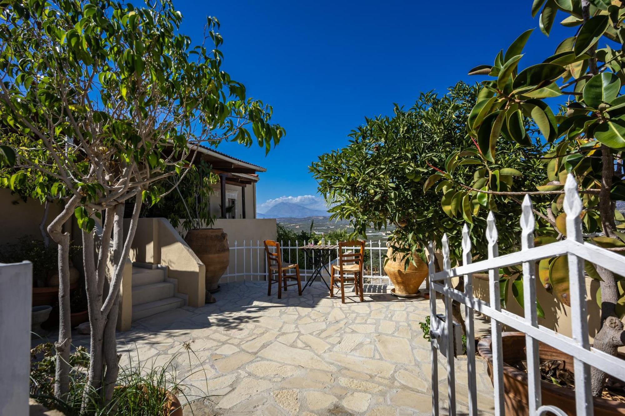 Serenity View - Traditional Village Apartment Kouses Esterno foto