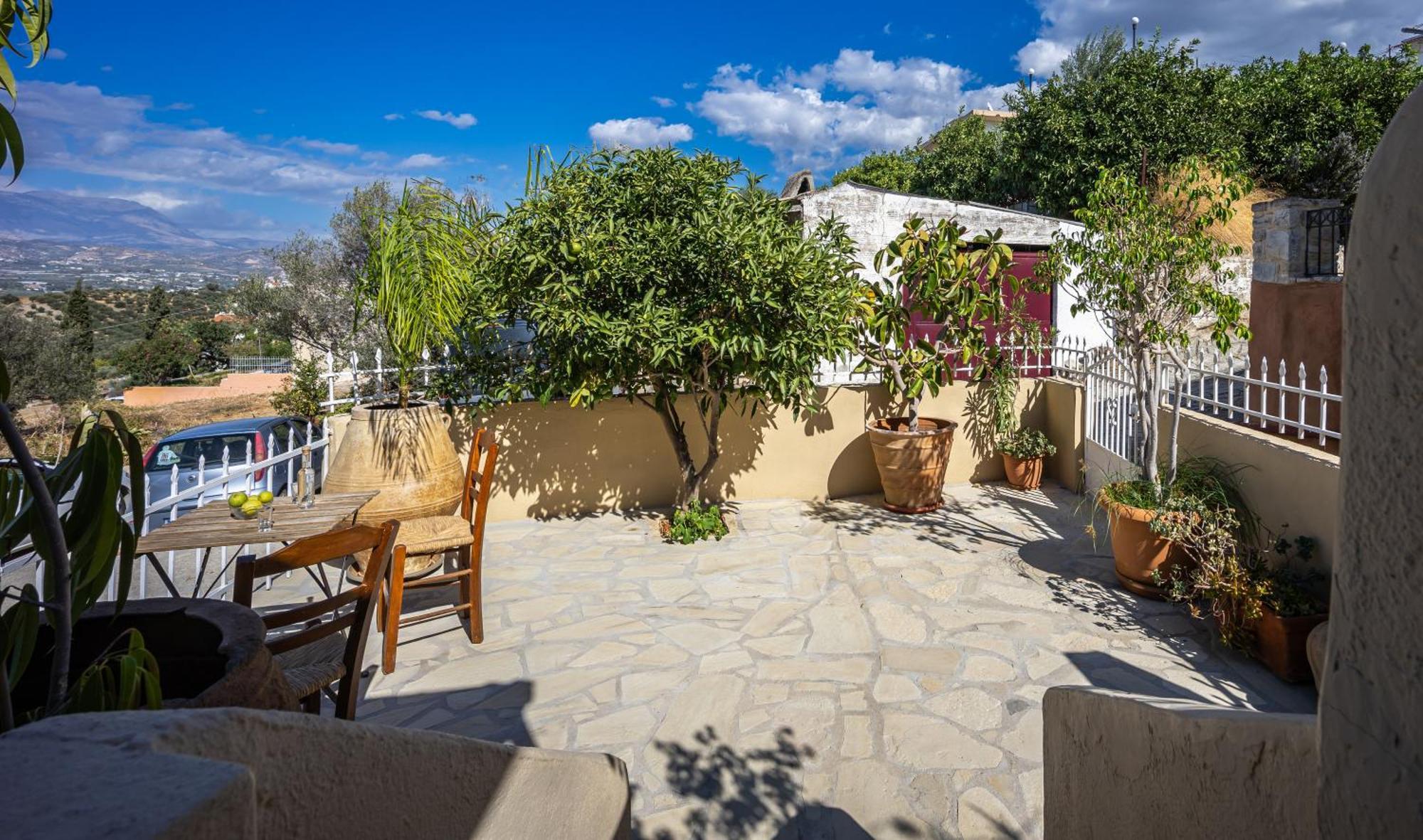 Serenity View - Traditional Village Apartment Kouses Esterno foto