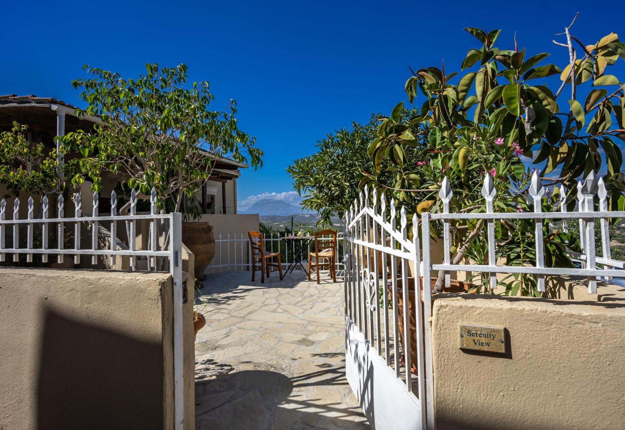 Serenity View - Traditional Village Apartment Kouses Esterno foto