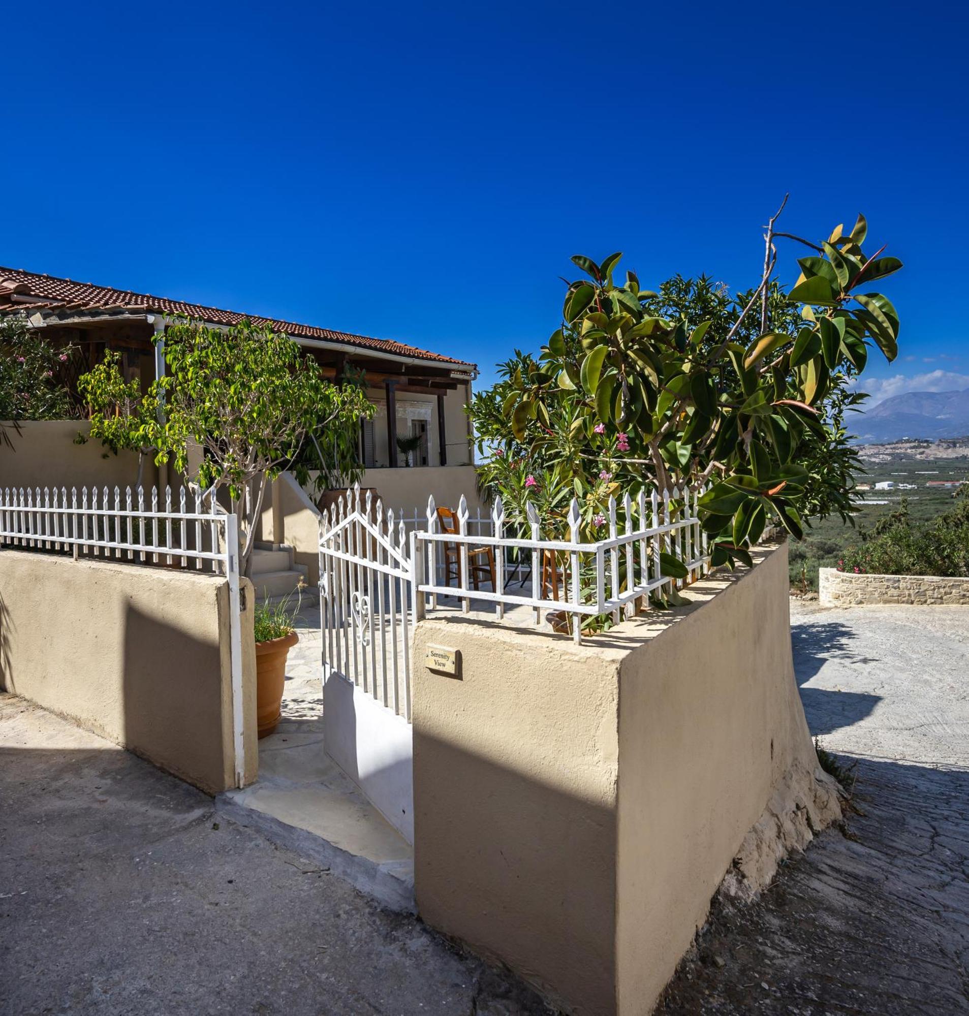 Serenity View - Traditional Village Apartment Kouses Esterno foto