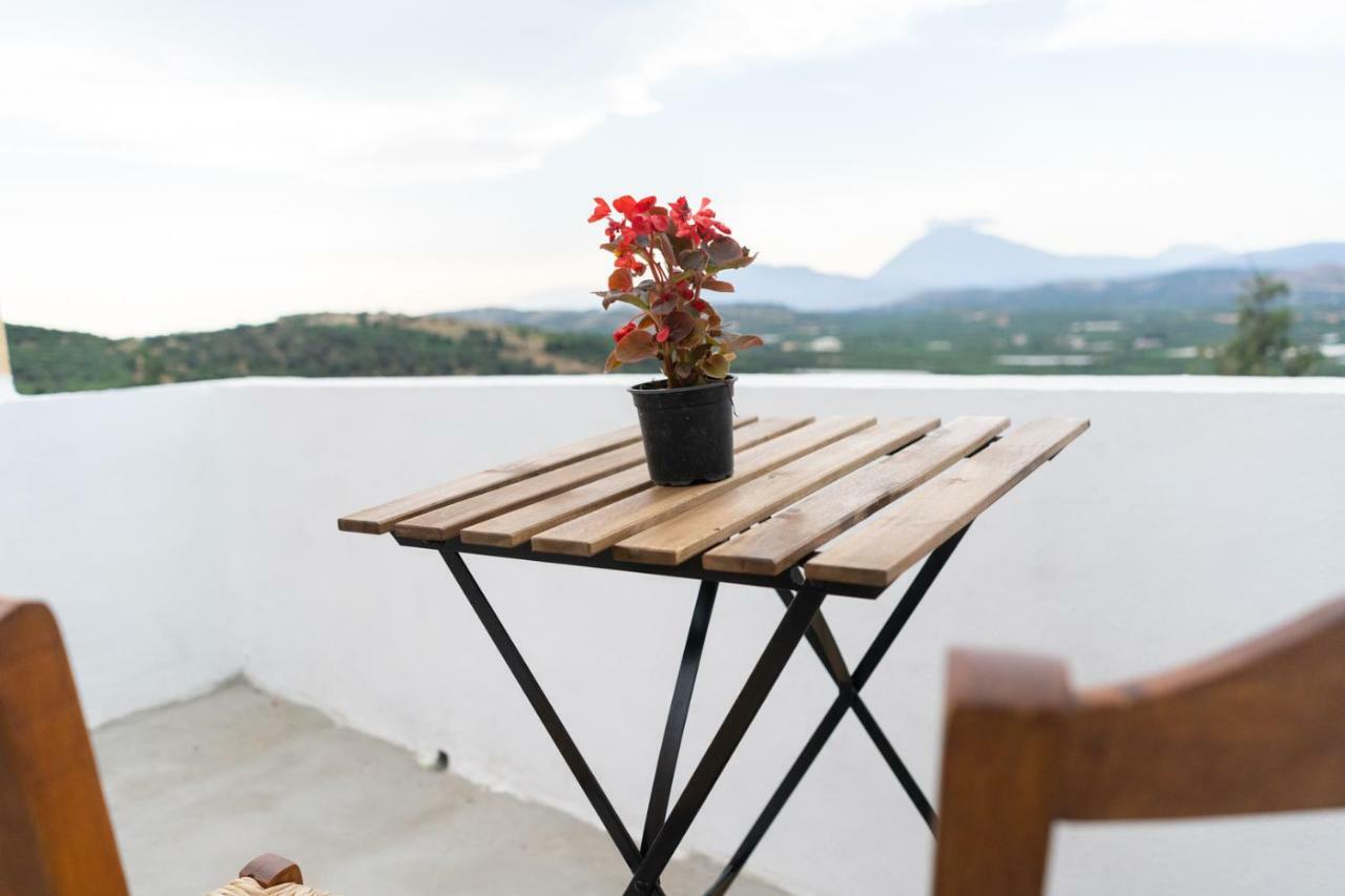 Serenity View - Traditional Village Apartment Kouses Esterno foto